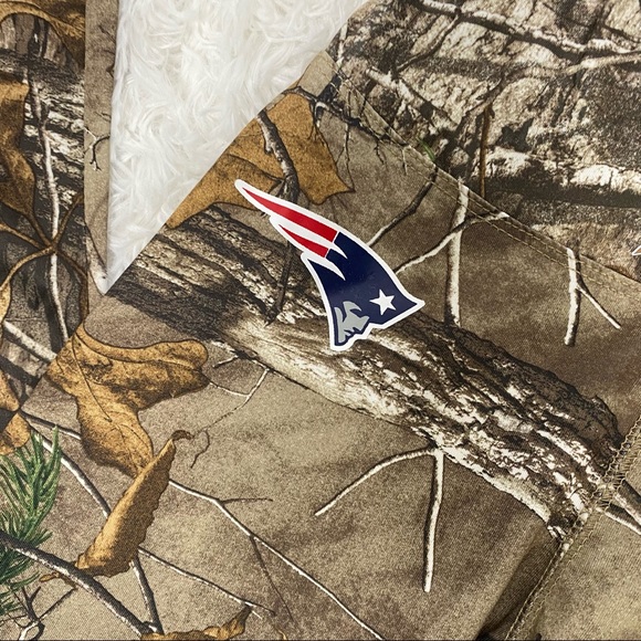 New England Patriots Realtree Camo Leggings XS - Picture 3 of 7